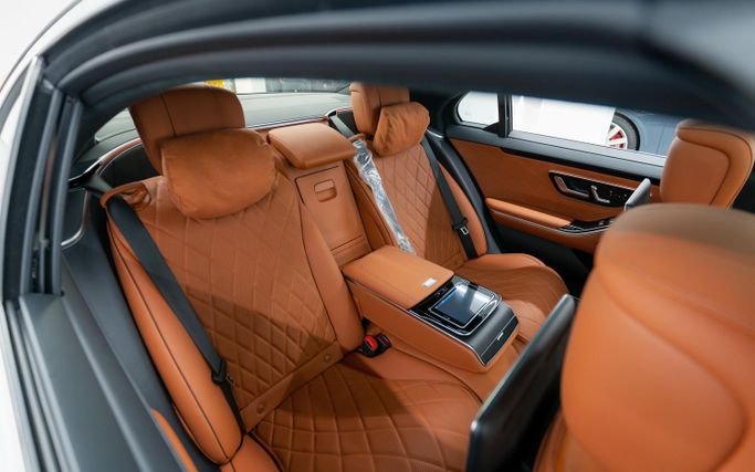 Mercedes-Benz S-Class 580 4MATIC VII (W223), 2022 седан бизнес класса в Дубае от POF RENTAL черный цвет | AUTO.AE