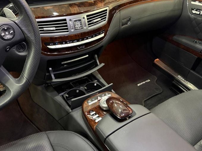 Подержанный Mercedes-Benz S-Class 600 Long V (W221), 5.5 л, 2007 в Дубае от STAR COLLECTION LLC Белый цвет. Японская | AUTO.AE