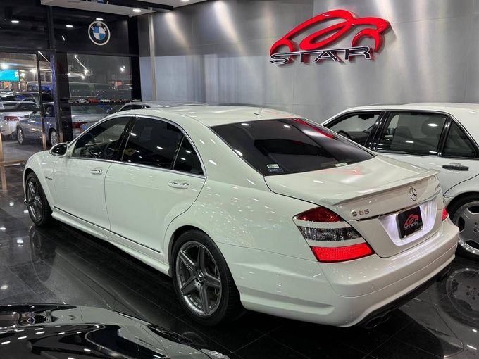 Подержанный Mercedes-Benz S-Class 600 Long V (W221), 5.5 л, 2007 в Дубае от STAR COLLECTION LLC Белый цвет. Японская | AUTO.AE