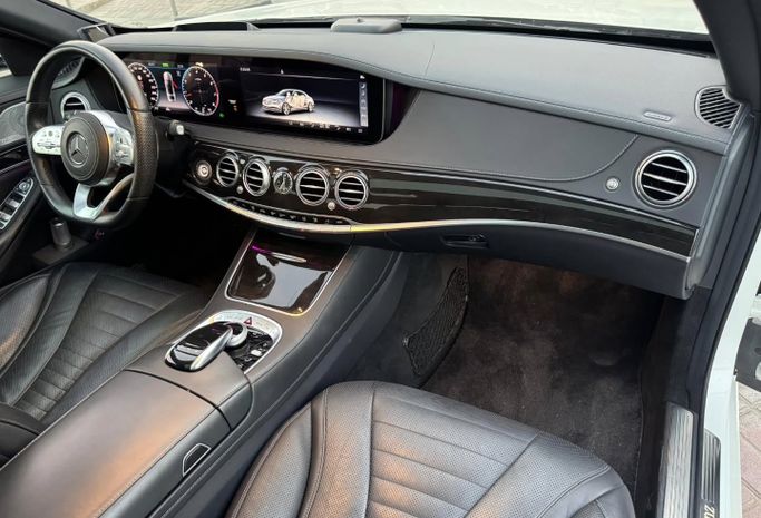 Used Mercedes-Benz S-Class 450 4MATIC VII (W223), 3.0 l, 2020 in Dubai by Saeed Auto, White color. Japanese Specs | AUTO.AE
