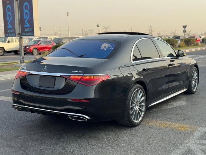 Used Mercedes-Benz S-Class 580 4MATIC VII (W223), 4.0 l, 2022 in Dubai by Saeed Auto, Black color. Japanese Specs | AUTO.AE