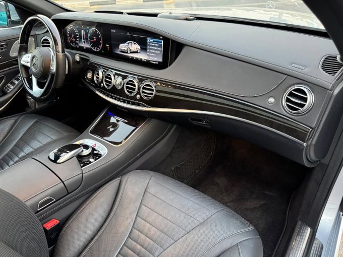 Used Mercedes-Benz S-Class 560 VI (W222, C217) Facelift, 4.0 l, 2018 in Dubai by Saeed Auto, Silver color. Japanese Specs | AUTO.AE