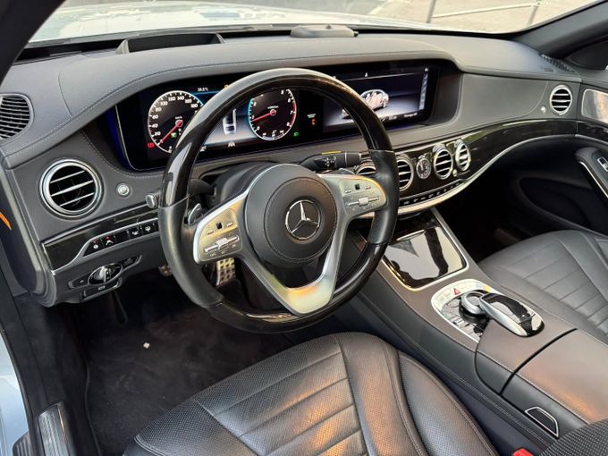 Used Mercedes-Benz S-Class 560 VI (W222, C217) Facelift, 4.0 l, 2018 in Dubai by Saeed Auto, Silver color. Japanese Specs | AUTO.AE