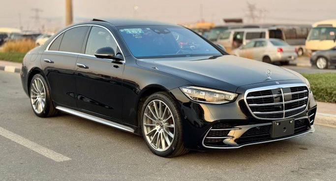 Used Mercedes-Benz S-Class 500 4MATIC VII (W223), 3.0 l, 2022 in Dubai by Saeed Auto, Black color. Japanese Specs | AUTO.AE