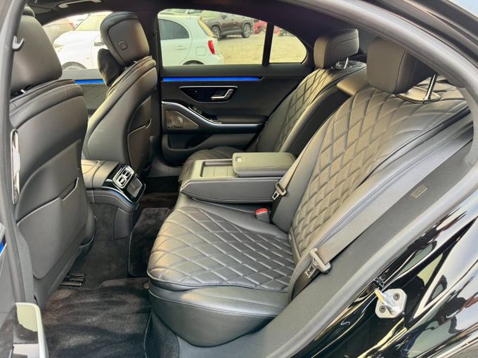 Used Mercedes-Benz S-Class 500 4MATIC VII (W223), 3.0 l, 2022 in Dubai by Saeed Auto, Black color. Japanese Specs | AUTO.AE