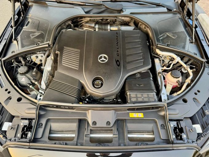 Used Mercedes-Benz S-Class 500 4MATIC VII (W223), 3.0 l, 2022 in Dubai by Saeed Auto, Black color. Japanese Specs | AUTO.AE