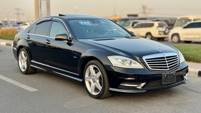 Used Mercedes-Benz S-Class 350 V (W221) Facelift, 3.5 l, 2012 in Dubai by Saeed Auto, Black color. Japanese Specs | AUTO.AE