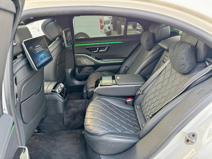 Used Mercedes-Benz S-Class 500 4MATIC VII (W223), 3.0 l, 2022 in Dubai by Saeed Auto, White color. Japanese Specs | AUTO.AE