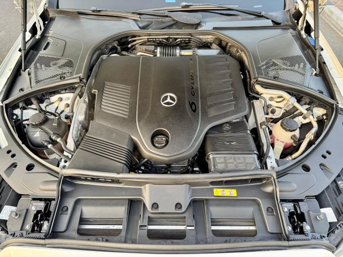 Used Mercedes-Benz S-Class 500 4MATIC VII (W223), 3.0 l, 2022 in Dubai by Saeed Auto, White color. Japanese Specs | AUTO.AE