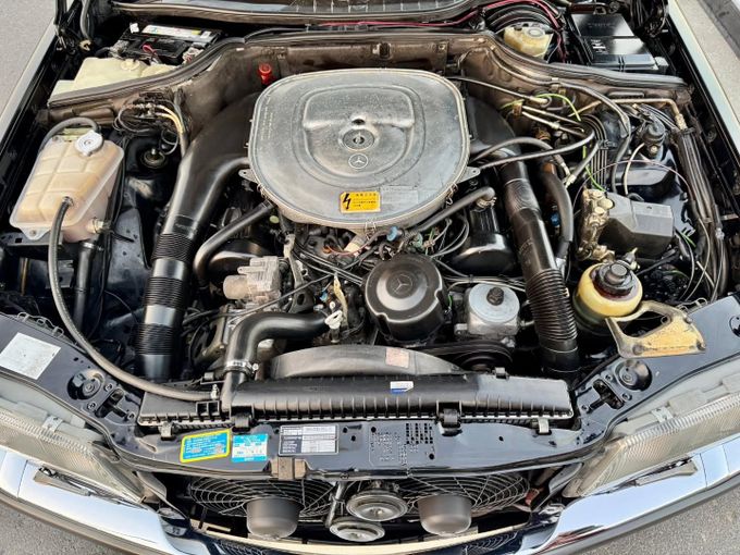 Used Mercedes-Benz S-Class 560 II (W126) Facelift, 5.5 l, 1991 in Dubai by Saeed Auto, Black color. Japanese Specs | AUTO.AE