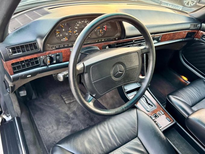 Used Mercedes-Benz S-Class 560 II (W126) Facelift, 5.5 l, 1991 in Dubai by Saeed Auto, Black color. Japanese Specs | AUTO.AE
