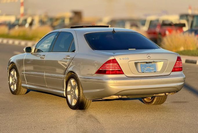 Used Mercedes-Benz S-Class 500 V (W221), 5.5 l, 2005 in Dubai by Saeed Auto, Grey color. Japanese Specs | AUTO.AE