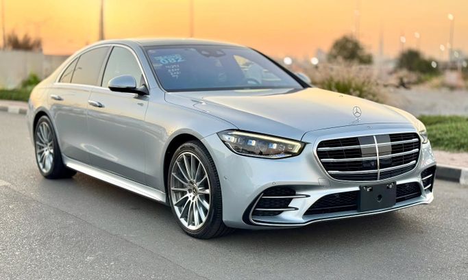 Used Mercedes-Benz S-Class 500 4MATIC VII (W223), 3.0 l, 2021 in Dubai by Saeed Auto, Grey color. Japanese Specs | AUTO.AE