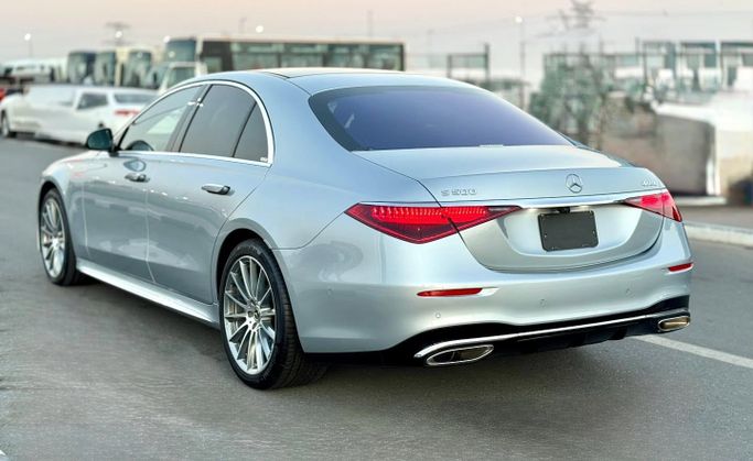 Used Mercedes-Benz S-Class 500 4MATIC VII (W223), 3.0 l, 2021 in Dubai by Saeed Auto, Grey color. Japanese Specs | AUTO.AE