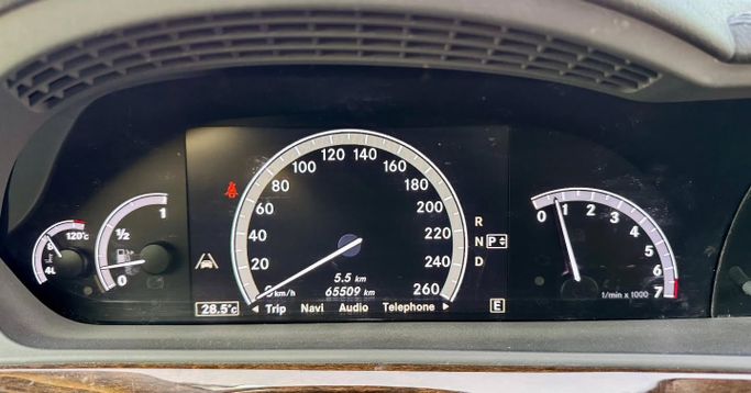 Used Mercedes-Benz S-Class 350 Long V (W221) Facelift, 3.5 l, 2011 in Dubai by Saeed Auto, White color. Japanese Specs | AUTO.AE