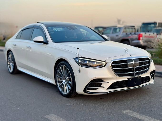Подержанный Mercedes-Benz S-Class 400 d 4MATIC VII (W223), 2.9 л, 2023 в Дубае от Saeed Auto Белый цвет. Японская | AUTO.AE