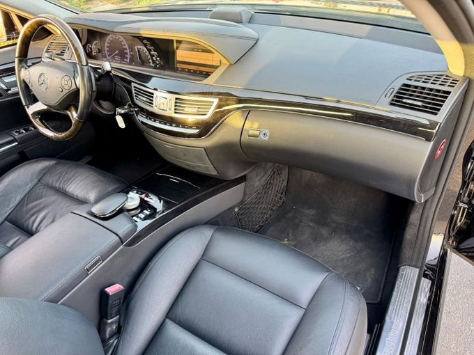 Подержанный Mercedes-Benz S-Class 350 V (W221) Рестайлинг, 3.5 л, 2013 в Дубае от Saeed Auto Черный цвет. Японская | AUTO.AE