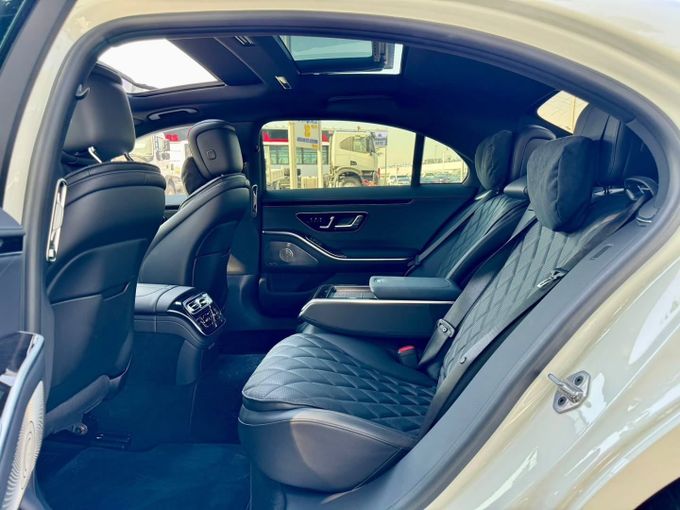 Подержанный Mercedes-Benz S-Class 580 4MATIC VII (W223), 0.0 л, 2022 в Дубае от Saeed Auto Белый цвет. Японская | AUTO.AE