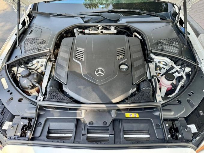 Подержанный Mercedes-Benz S-Class 580 4MATIC VII (W223), 0.0 л, 2022 в Дубае от Saeed Auto Белый цвет. Японская | AUTO.AE