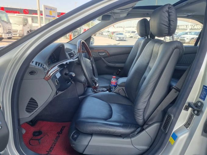 Подержанный Mercedes-Benz S-Class 320 IV (W220), 3.2 л, 2002 в Дубае от Saeed Auto Серый цвет. Японская | AUTO.AE