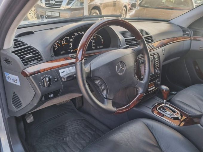 Подержанный Mercedes-Benz S-Class 500 IV (W220), 5.0 л, 2001 в Дубае от Saeed Auto Голубой цвет. Японская | AUTO.AE