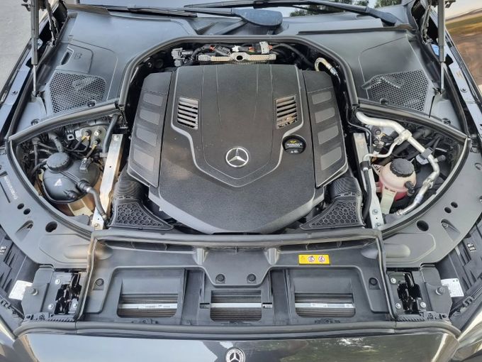 Подержанный Mercedes-Benz S-Class 580 4MATIC VII (W223), 0.0 л, 2022 в Дубае от Saeed Auto Черный цвет. Японская | AUTO.AE