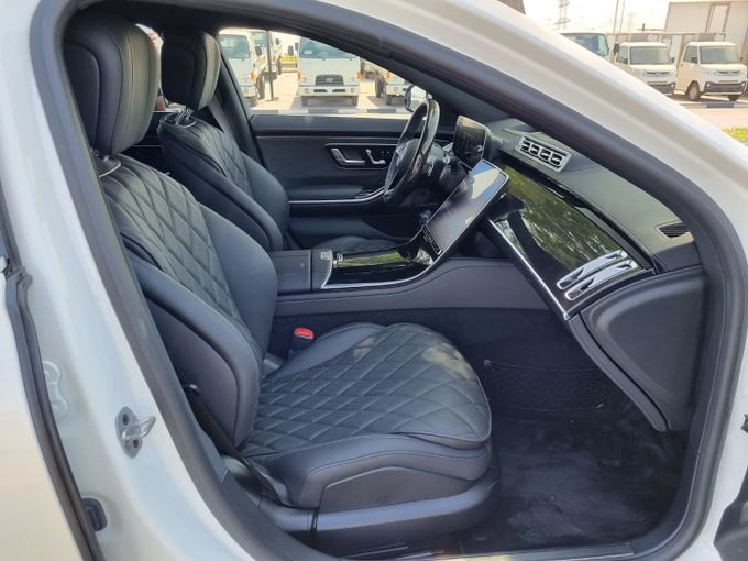 Подержанный Mercedes-Benz S-Class 400 d 4MATIC VII (W223), 2.9 л, 2023 в Дубае от Saeed Auto Белый цвет. Японская | AUTO.AE