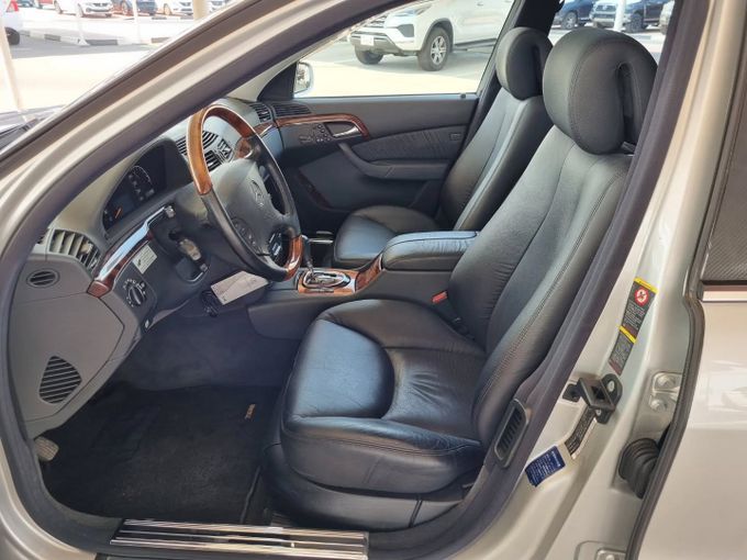 Used Mercedes-Benz S-Class 430 IV (W220) Facelift, 4.3 l, 2003 in Dubai by Saeed Auto, Silver color. Japanese Specs | AUTO.AE