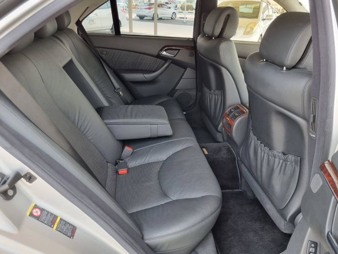 Used Mercedes-Benz S-Class 430 IV (W220) Facelift, 4.3 l, 2003 in Dubai by Saeed Auto, Silver color. Japanese Specs | AUTO.AE