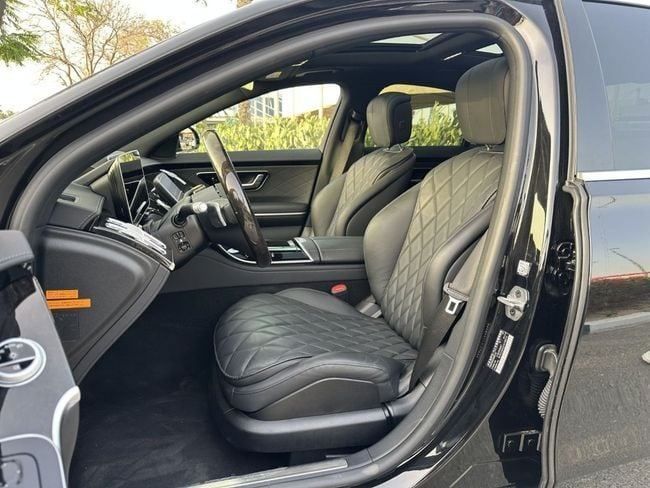 Подержанный Mercedes-Benz S-Class 500 4MATIC VII (W223), 3.0 л, 2022 в Дубае от Falcons GT Motors FZCO Черный цвет. Японская | AUTO.AE