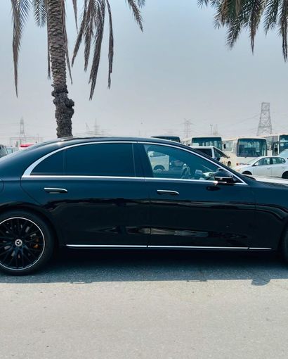 Подержанный Mercedes-Benz S-Class 500 4MATIC VII (W223), 3.0 л, 2021 в Дубае от Lakhani Motors Черный цвет. Японская | AUTO.AE
