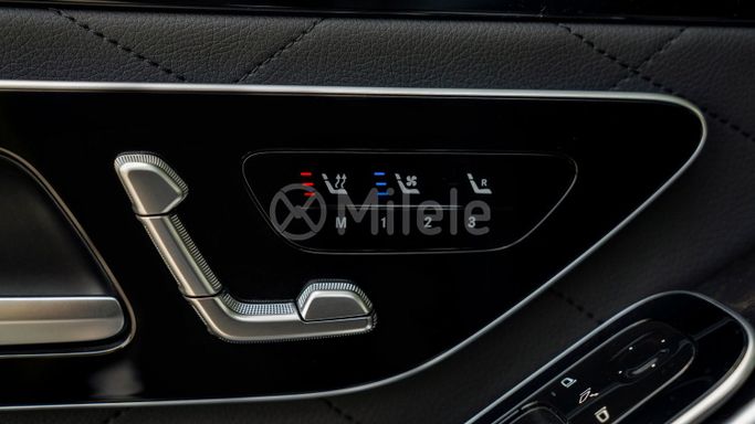 Used Mercedes-Benz S-Class 580 4MATIC VII (W223), 4.0 l, 2022 in Dubai by Milele, Black color. Other | AUTO.AE
