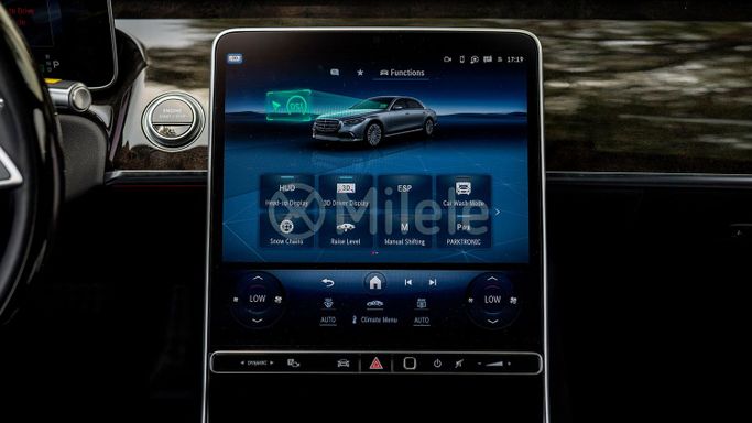 Used Mercedes-Benz S-Class 580 4MATIC VII (W223), 4.0 l, 2022 in Dubai by Milele, Black color. Other | AUTO.AE