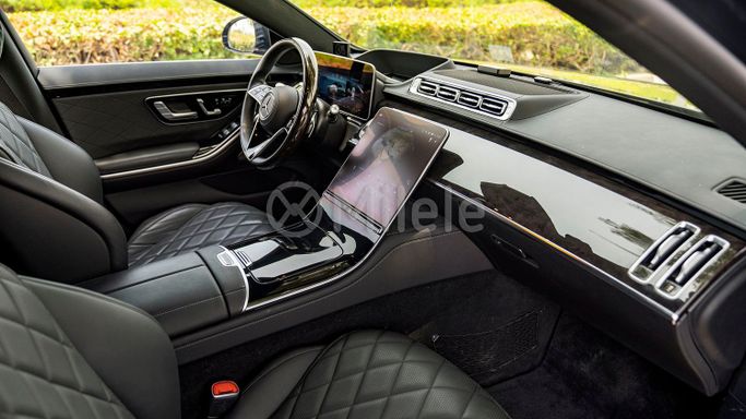 Used Mercedes-Benz S-Class 580 4MATIC VII (W223), 4.0 l, 2022 in Dubai by Milele, Black color. Other | AUTO.AE