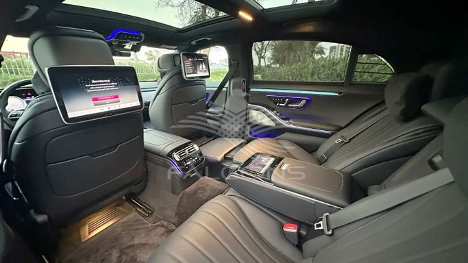 Новый Mercedes-Benz S-Class 500 4MATIC VII (W223), 3.0 л, 2024 в Дубае от Falcons GT Motors FZCO Серебристый цвет. Other | AUTO.AE