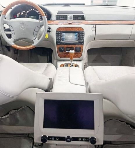 Used Mercedes-Benz S-Class 500 IV (W220), 5.0 l, 2004 in Dubai by Gulf Motors, Blue color. GCC Specs | AUTO.AE