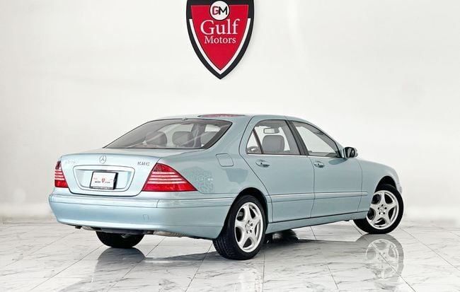Used Mercedes-Benz S-Class 500 IV (W220), 5.0 l, 2004 in Dubai by Gulf Motors, Blue color. GCC Specs | AUTO.AE