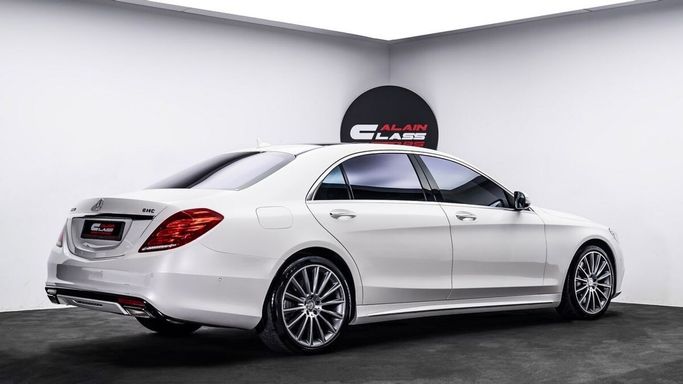 Подержанный Mercedes-Benz S-Class 500 VI (W222, C217), 4.7 л, 2017 в Дубае от Al Ain Class Motors Белый цвет. GCC | AUTO.AE