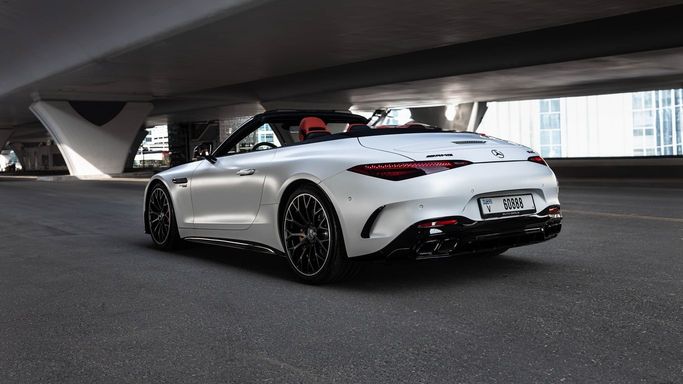 Mercedes-Benz SL-Class AMG 63 AMG IV (R232), 2022 родстер sl 63 спорт класса в Дубае от AVA car rental белый цвет | AUTO.AE