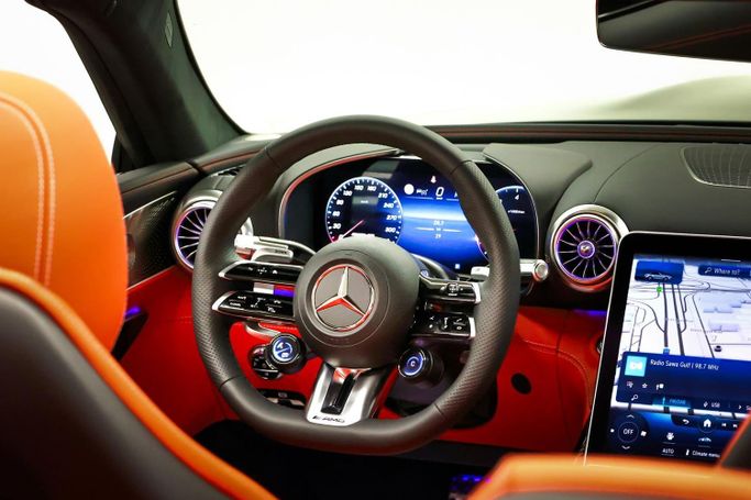 Новый Mercedes-Benz SL-Class AMG 55 AMG IV (R232), 4.0 л, 2023 в Дубае от PUPIL OF FATE MOTORS Черный цвет. GCC | AUTO.AE