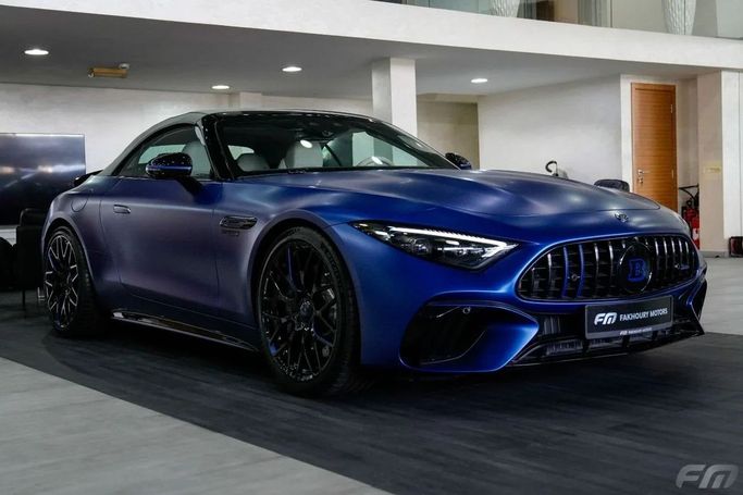 Новый Mercedes-Benz SL-Class AMG 63 AMG IV (R232), 4.0 л, 2023 в Дубае от Fakhoury Синий цвет. Европейская | AUTO.AE