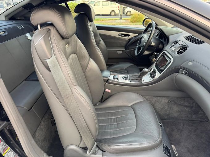 Подержанный Mercedes-Benz SL-Class AMG 55 AMG II (R230), 5.4 л, 2003 в Дубае от Saeed Auto Черный цвет. Японская | AUTO.AE