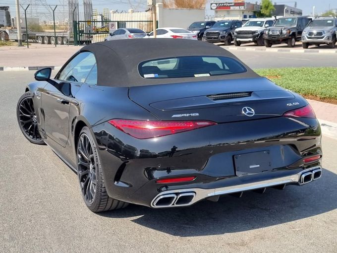 Подержанный Mercedes-Benz SL-Class AMG 63 AMG IV (R232), 4.0 л, 2023 в Дубае от Saeed Auto Черный цвет. Японская | AUTO.AE