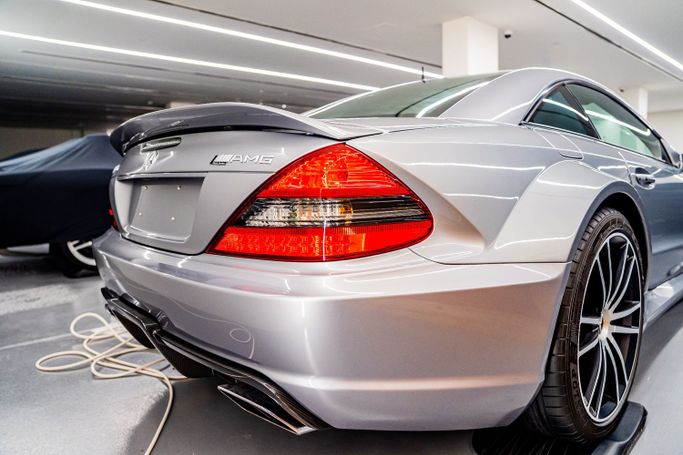 Новый Mercedes-Benz SL-Class 600 V (R230) Рестайлинг 2, 5.5 л, 2009 в Дубае Серебристый цвет. GCC | AUTO.AE