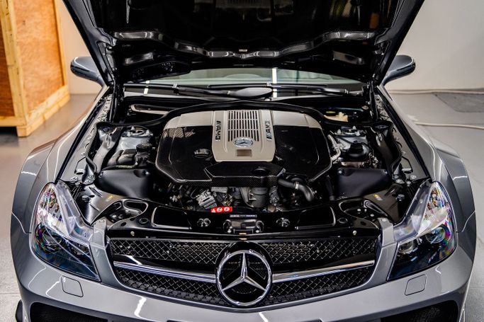 Новый Mercedes-Benz SL-Class 600 V (R230) Рестайлинг 2, 5.5 л, 2009 в Дубае Серебристый цвет. GCC | AUTO.AE