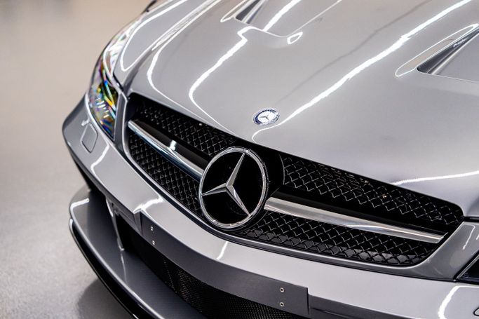 Новый Mercedes-Benz SL-Class 600 V (R230) Рестайлинг 2, 5.5 л, 2009 в Дубае Серебристый цвет. GCC | AUTO.AE