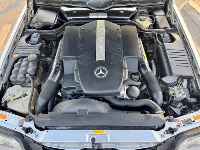 Used Mercedes-Benz SL-Class 500 IV (R129) Facelift 2, 5.0 l, 1999 in Dubai by Saeed Auto, Grey color. Japanese Specs | AUTO.AE