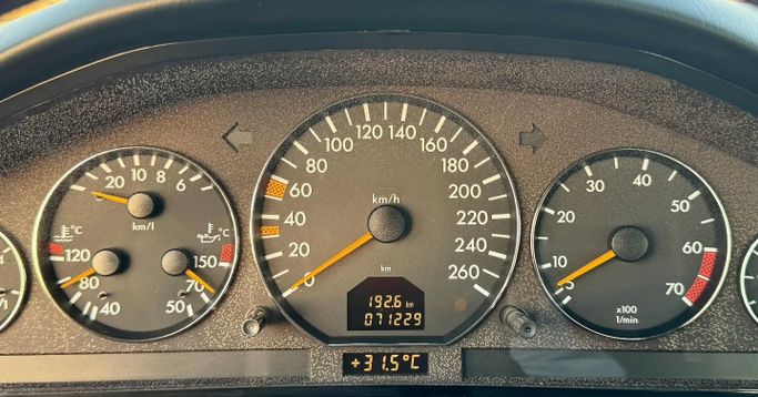 Used Mercedes-Benz SL-Class 500 IV (R129) Facelift 2, 5.0 l, 1999 in Dubai by Saeed Auto, Grey color. Japanese Specs | AUTO.AE
