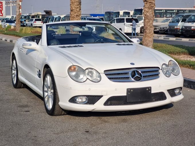 Used Mercedes-Benz SL-Class 550 V (R230) Facelift, 5.5 l, 2007 in Dubai by Saeed Auto, White color. Japanese Specs | AUTO.AE