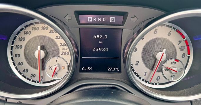 Подержанный Mercedes-Benz SLK-Class 350 III (R172), 3.5 л, 2012 в Дубае от Saeed Auto Черный цвет. Японская | AUTO.AE